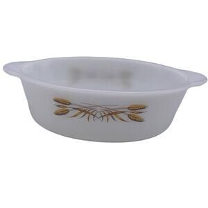 Anchor Hocking Fire-King Golden Wheat 1-1/2 Quart 467 Milk Glass Baking Dish